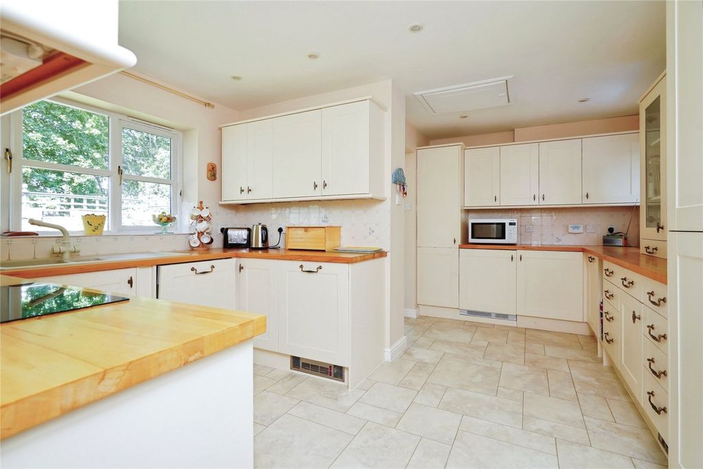 Property photo 2 of 10 Picture No. 04