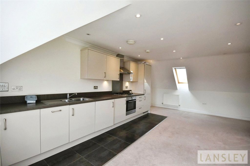 Property photo 3 of 10 Picture No. 11