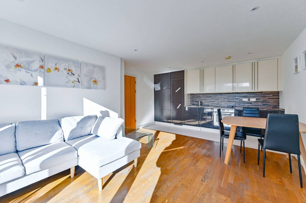 Property photo 3 of 16