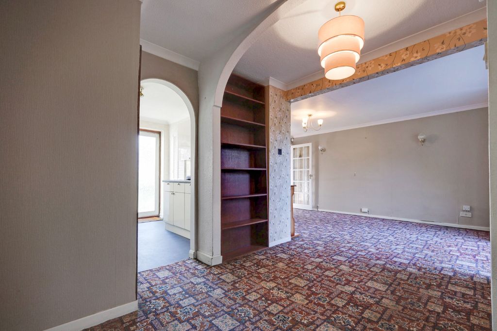 Property photo 3 of 13 4985516