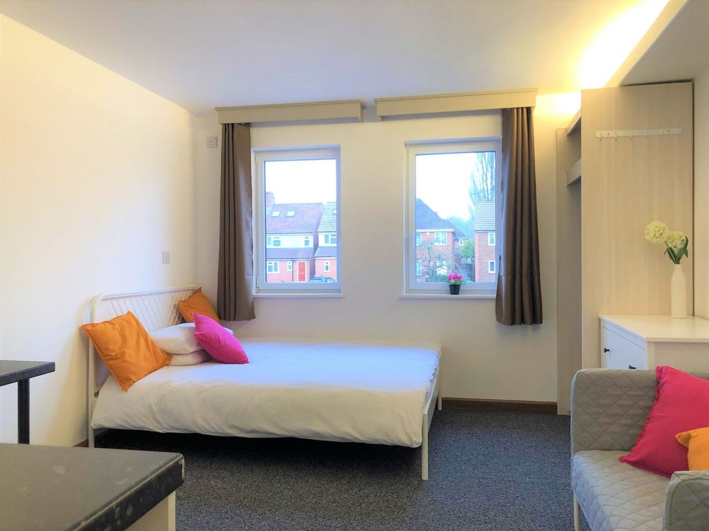 Property photo 1 of 7 Bright And Tidy Double Bedroom Featuring Two Large...