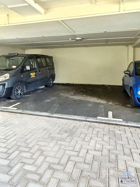 Property photo 2 of 22