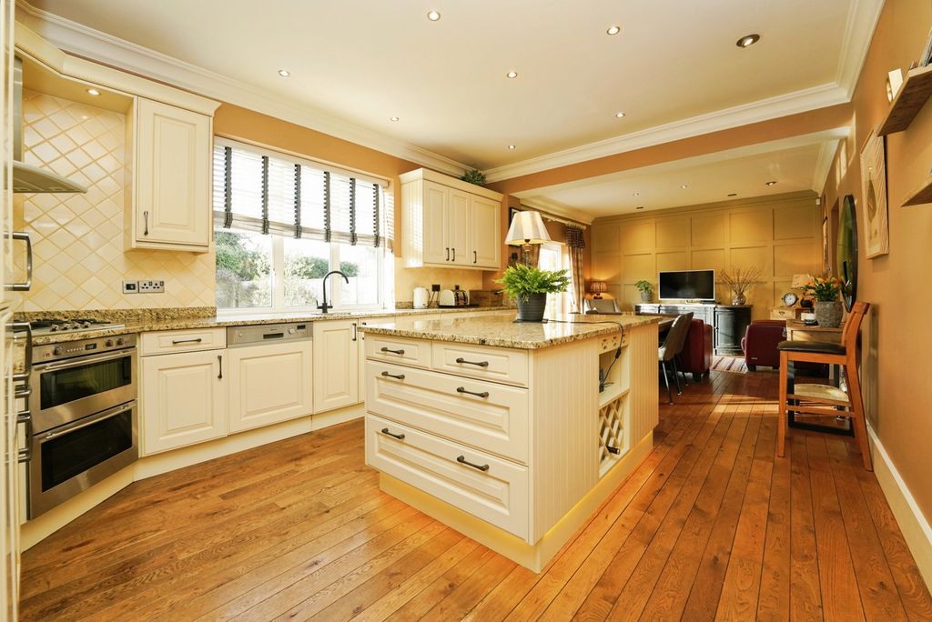 Property photo 3 of 20 Pbox-Img.Jpg