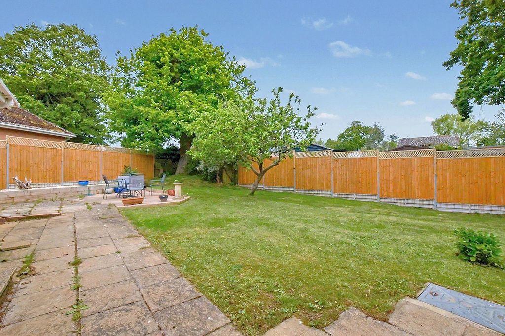 Property photo 2 of 18 Garden