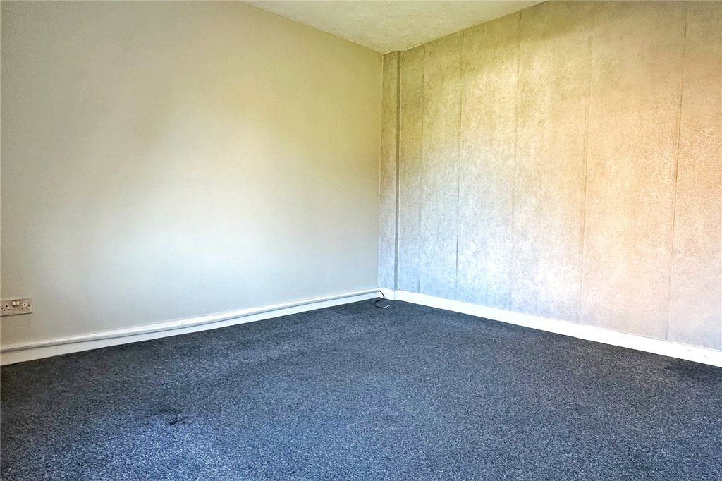 Property photo 3 of 24 Living Room