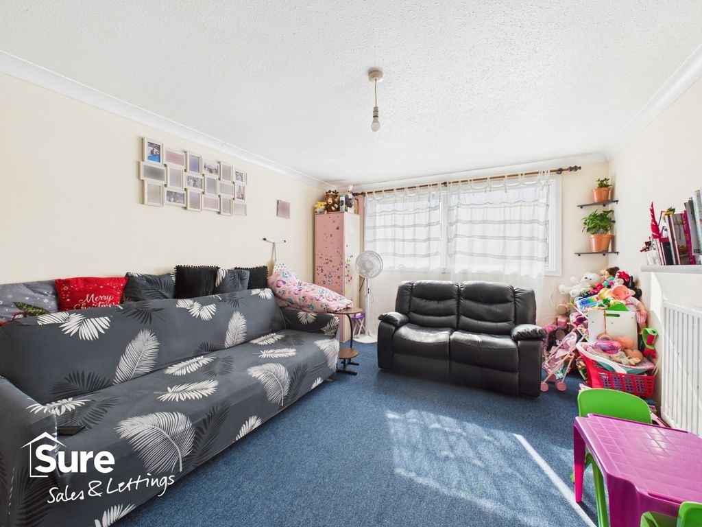 Property photo 3 of 13 4101644