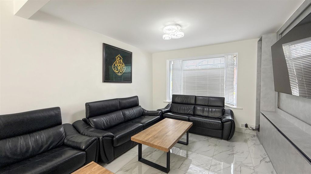 Property photo 3 of 21 Dji_20251023_112205_086.Jpg