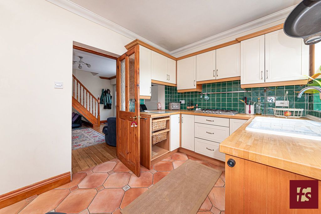 Property photo 1 of 21