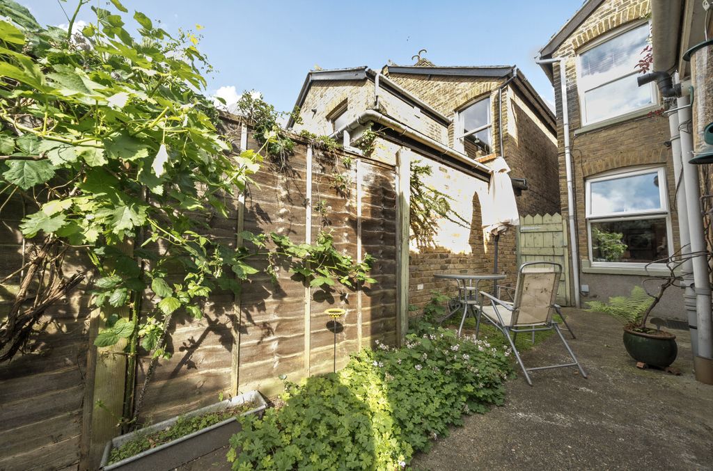 Property photo 3 of 15 1302394-13-6838ce...