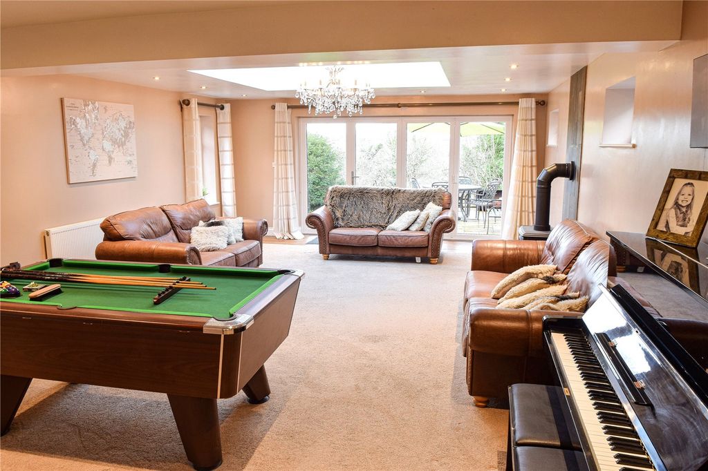 Property photo 2 of 21 Picture No. 22