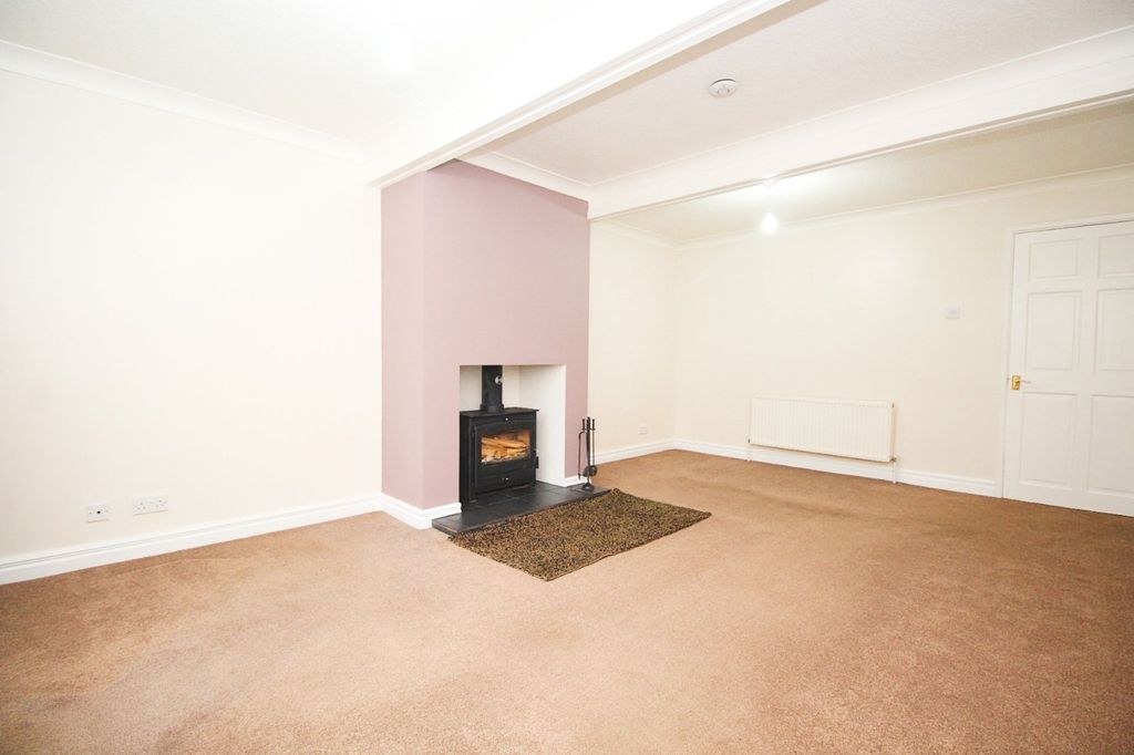 Property photo 2 of 11 Lounge