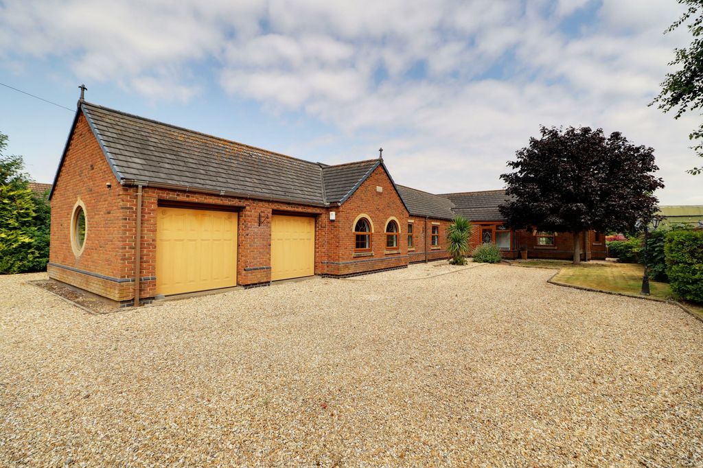 Property photo 1 of 36