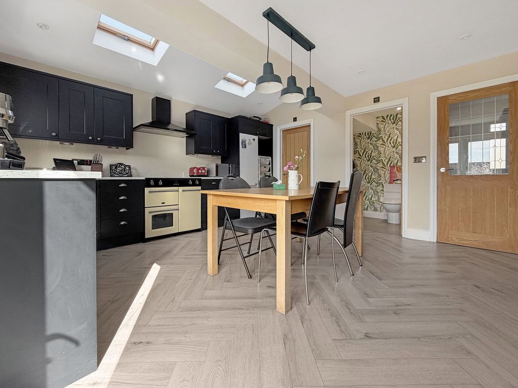 Property photo 2 of 26