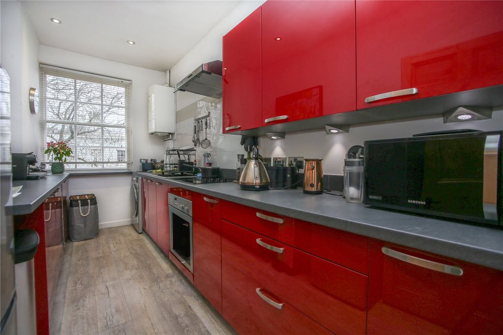 Property photo 3 of 11 Picture No. 27