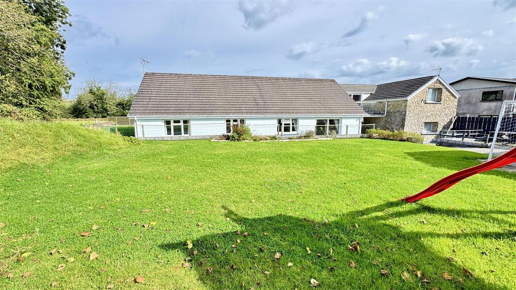 Additional image 8 of 6 bed detached bungalow for saleKings Park, Templeton, Narberth SA67