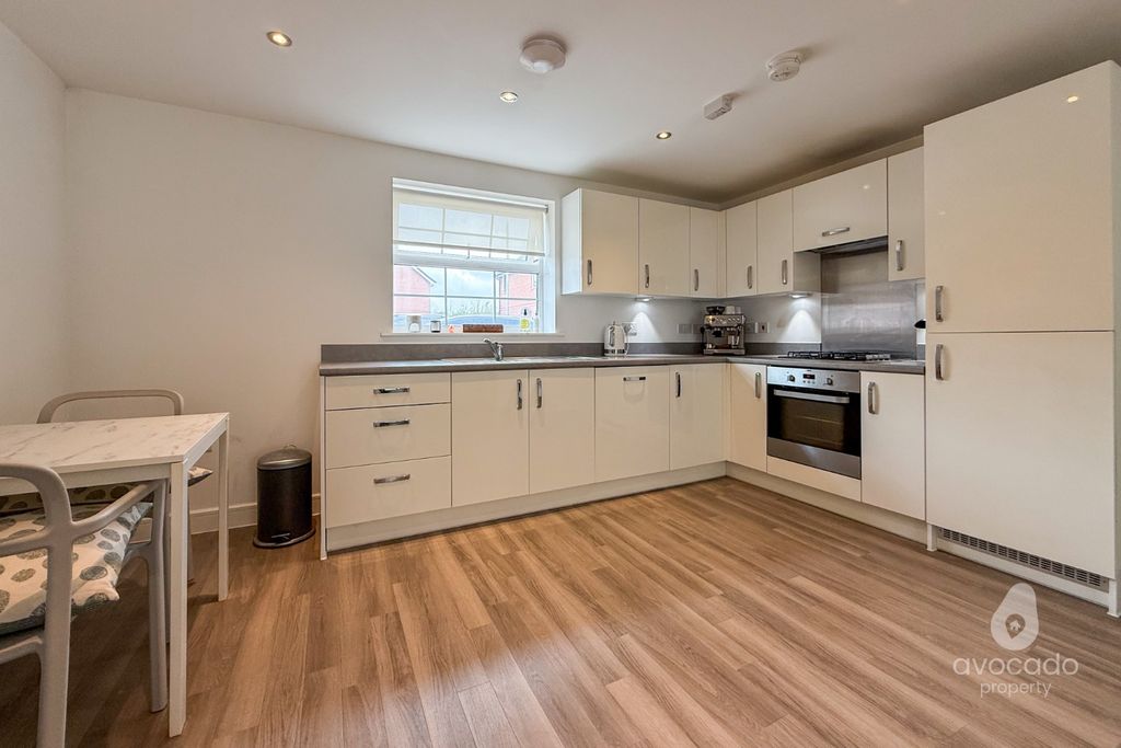 Property photo 3 of 14 4351454
