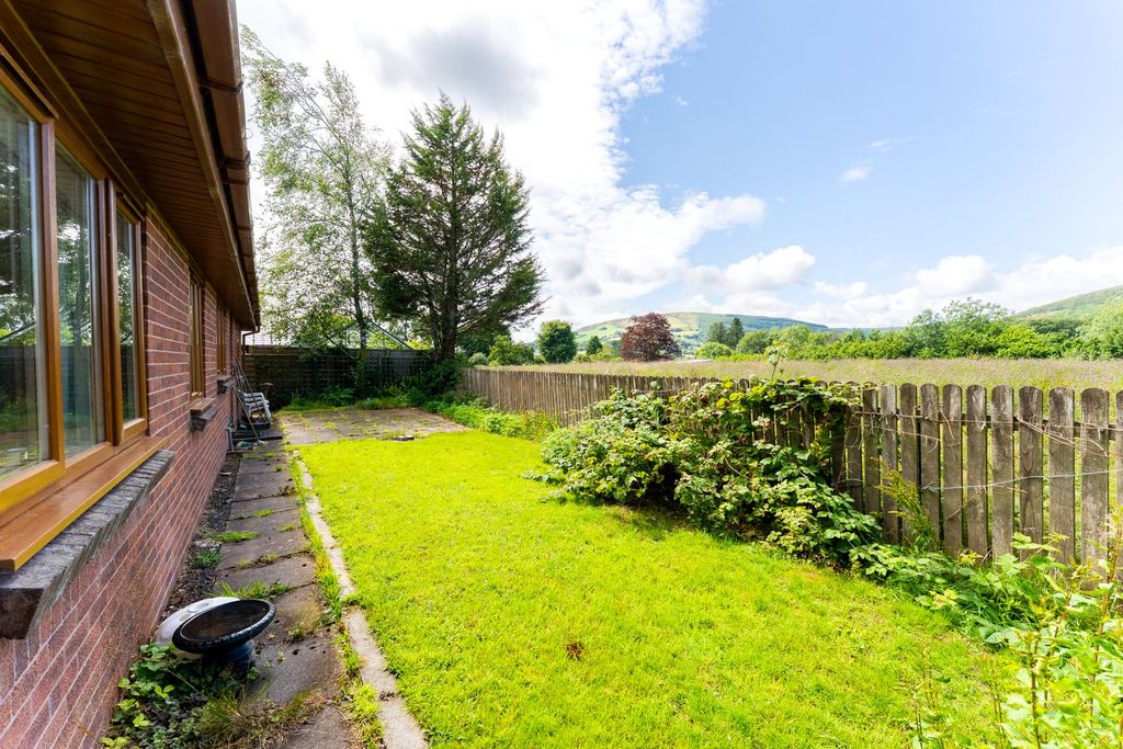 Property photo 2 of 36