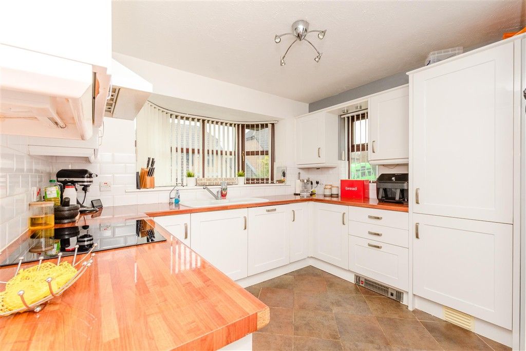 Property photo 1 of 16 Kitchen