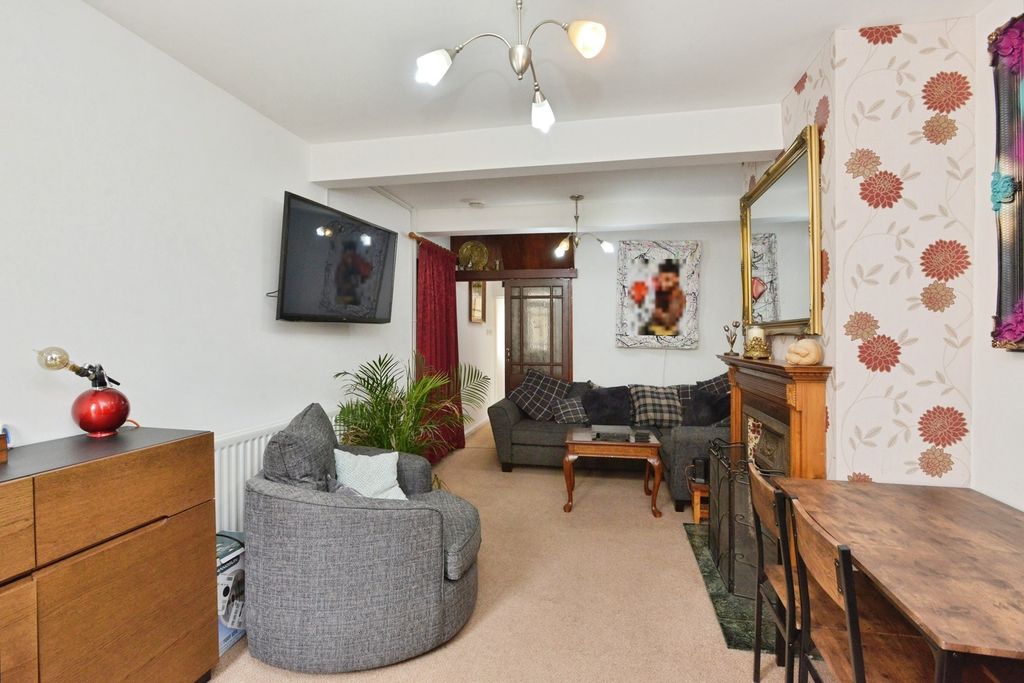 Property photo 2 of 18 Pbox-Img.Jpg