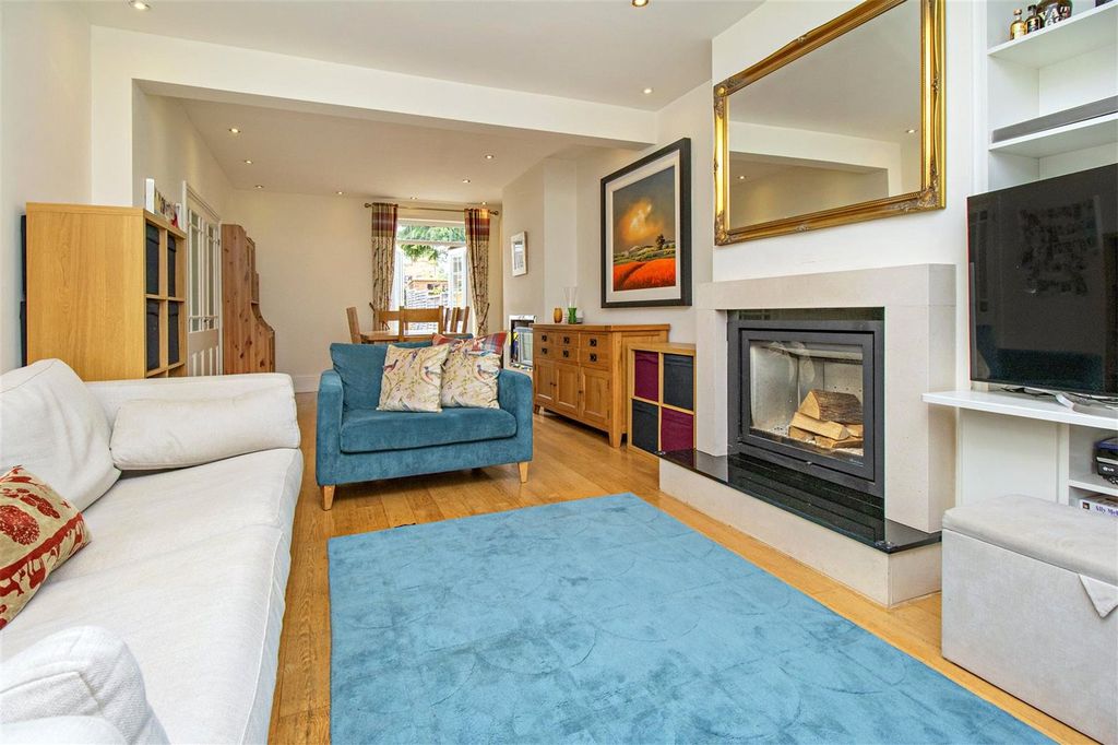 Property photo 3 of 13 9502.Jpg