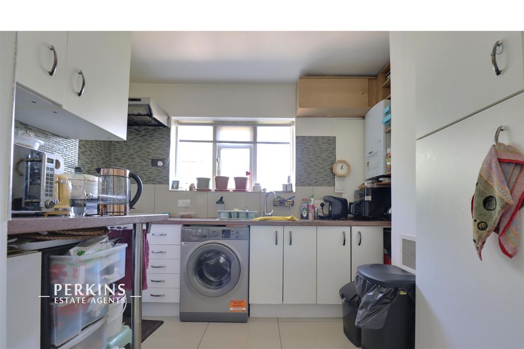 Property photo 2 of 5 Kitchen.Jpg