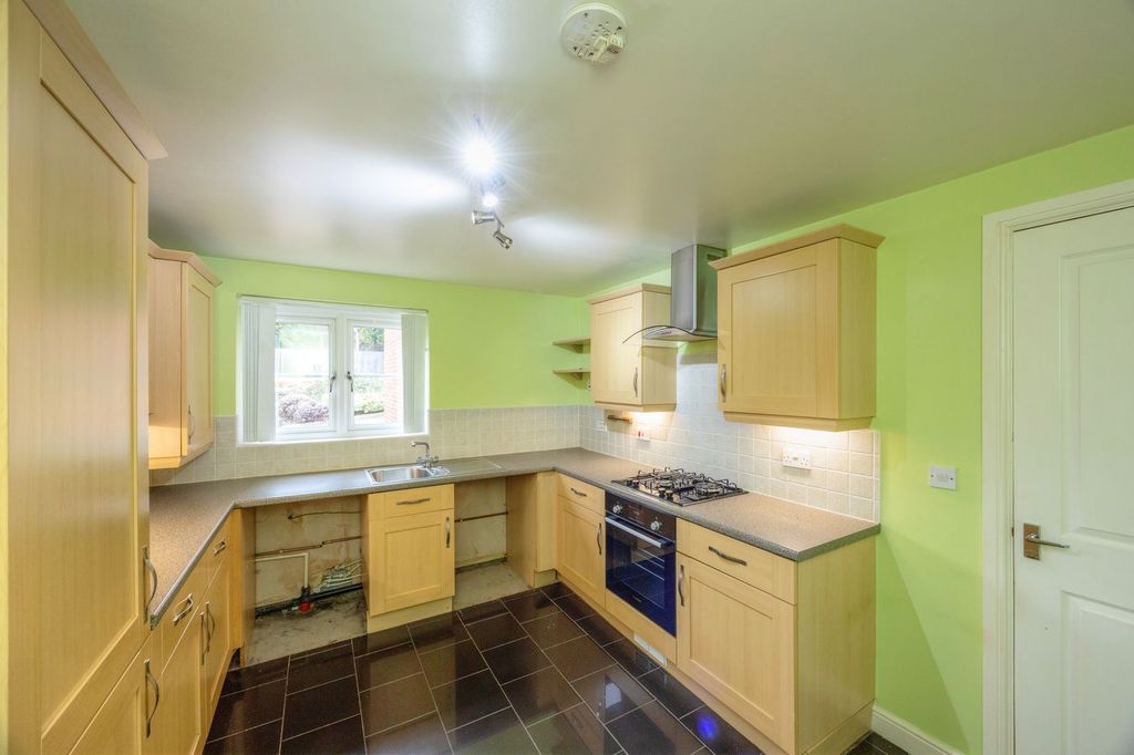 2 bed flat for saleDovecliffe View, Worsbrough, Barnsley S70 photo 5