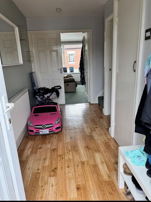 Property photo 2 of 8 Hall