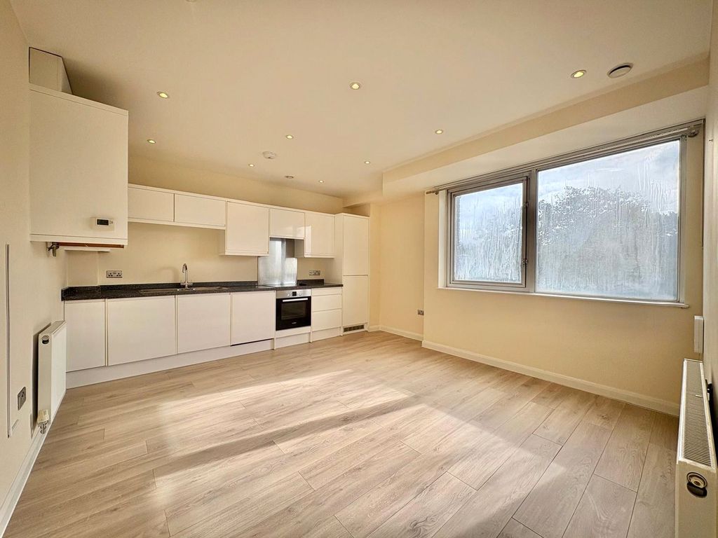 Property photo 2 of 10 Picture No. 03