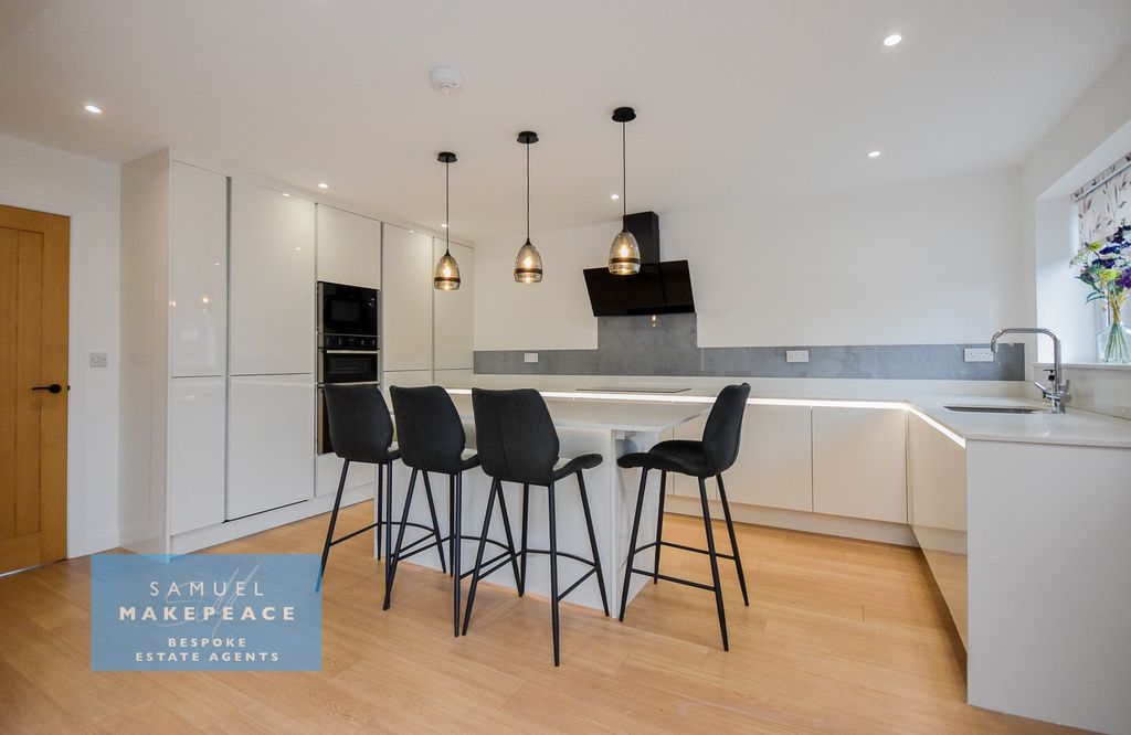 Property photo 3 of 40 Gallery