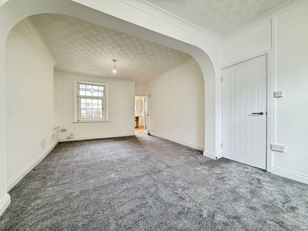 Property photo 3 of 20 4598856