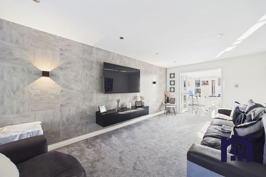 Property photo 3 of 37 Living Room