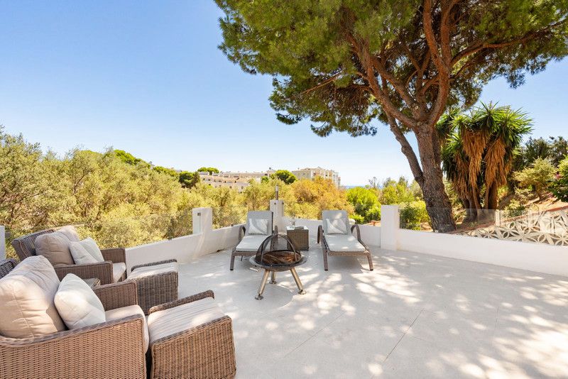 Property photo 3 of 43