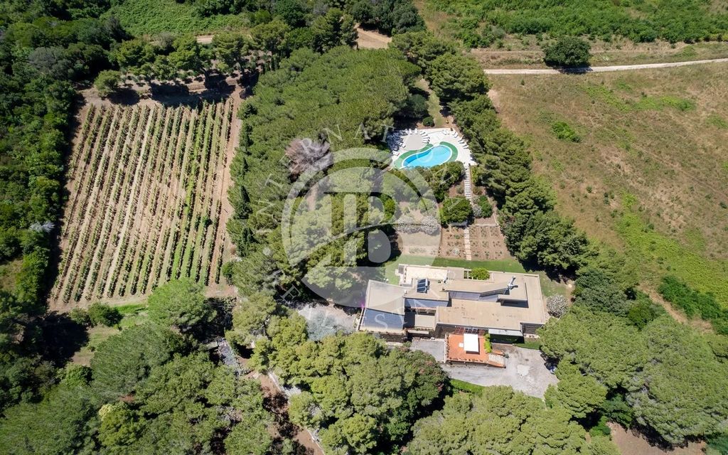 Property photo 1 of 53