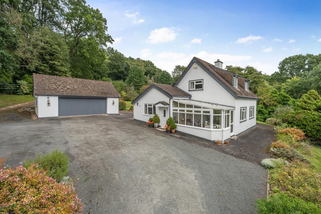 Property photo 1 of 19 External