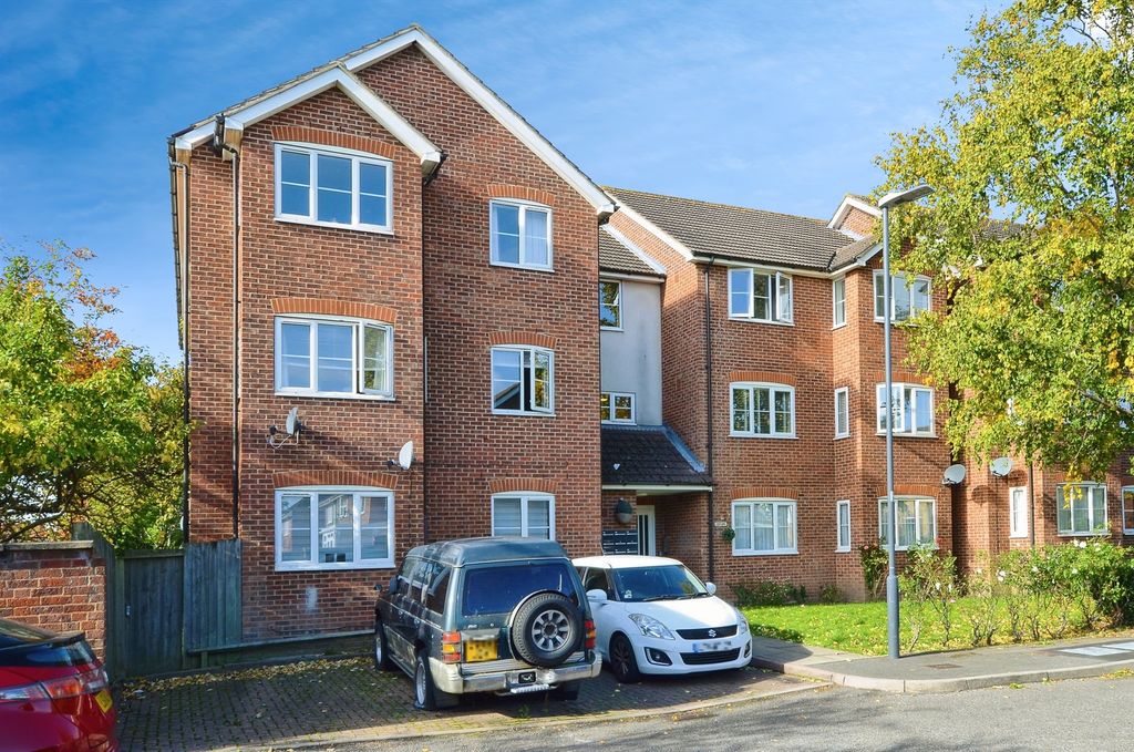 Property photo 1 of 9