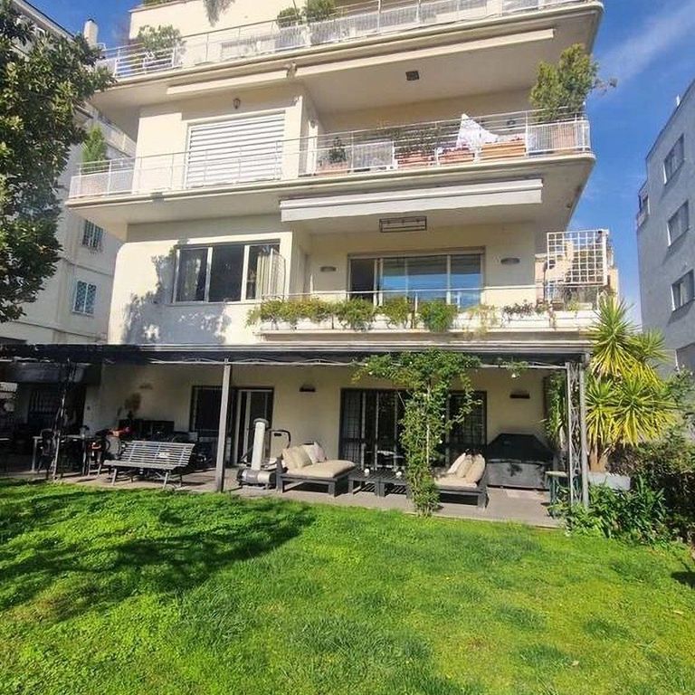 Property photo 1 of 16 Apartment In Rome, Lazio - Ideal Location