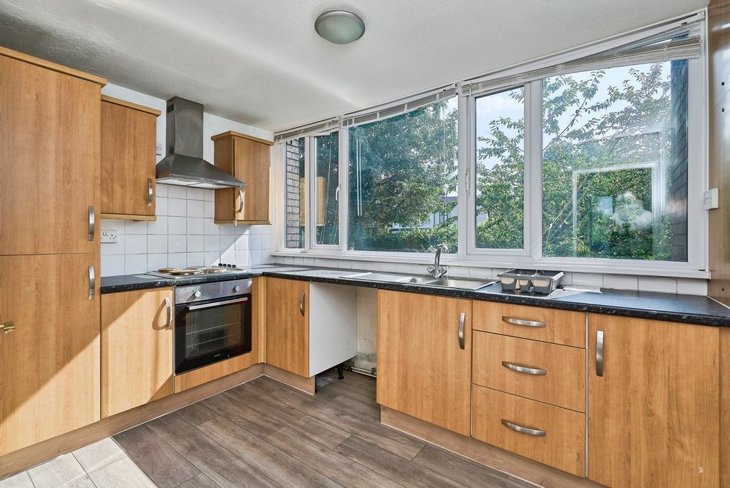Property photo 3 of 19 Pbox-Img.Jpg