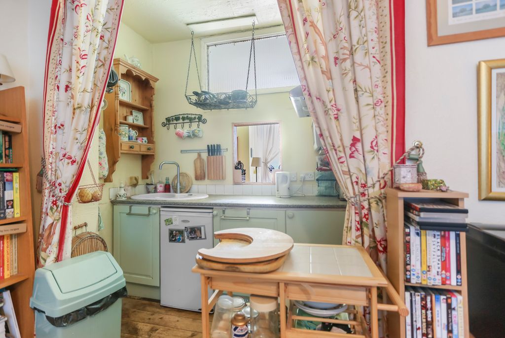 Property photo 3 of 18 296A8170