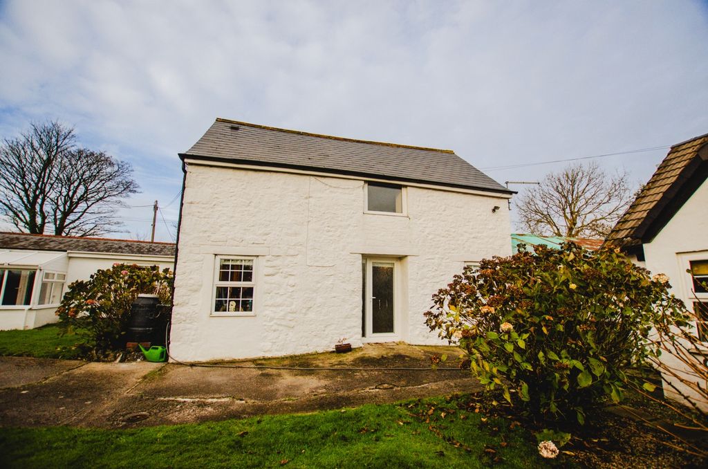Property photo 1 of 8 The Granary Bodmin 01208 74182-8