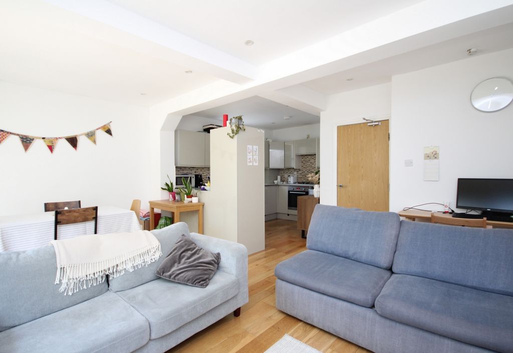 Property photo 3 of 13 Reception