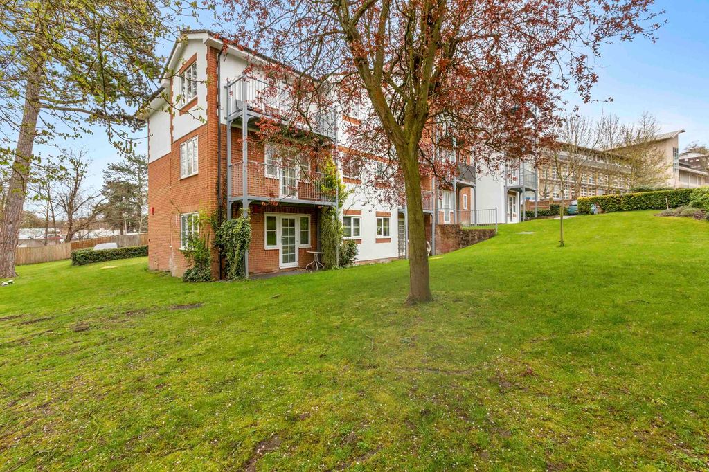 Property photo 2 of 14