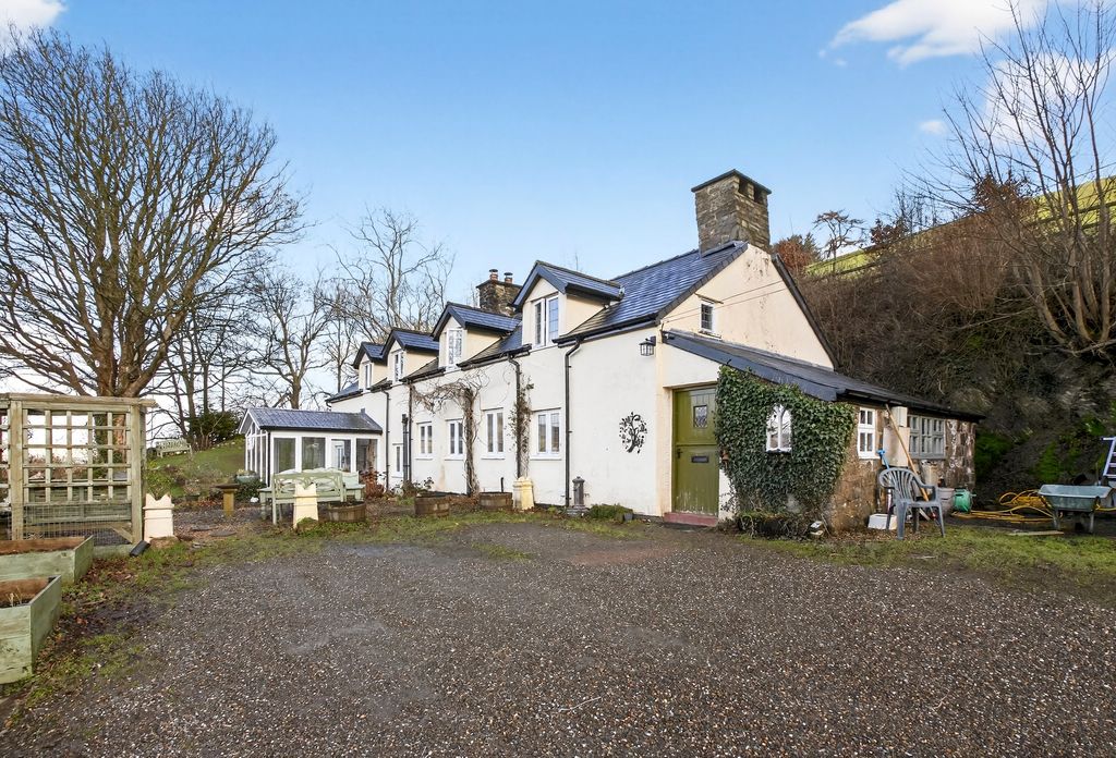 Property photo 1 of 24