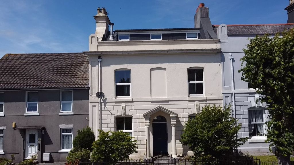 Property photo 1 of 7