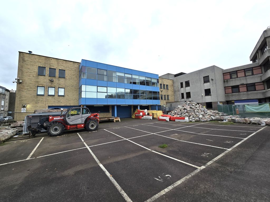 Property photo 3 of 14 3