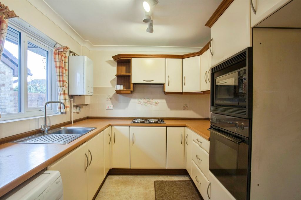 Property photo 3 of 17