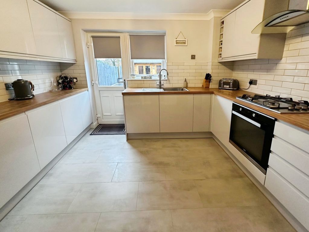 Property photo 3 of 20 Photo 11