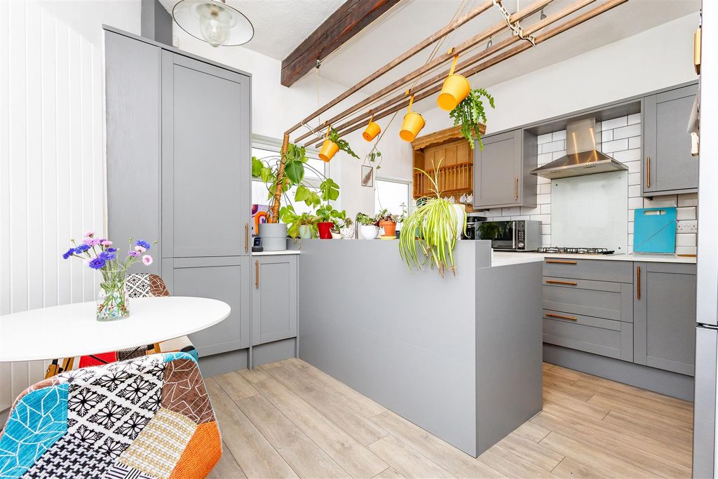 Property photo 3 of 18 Kitchen/Diner