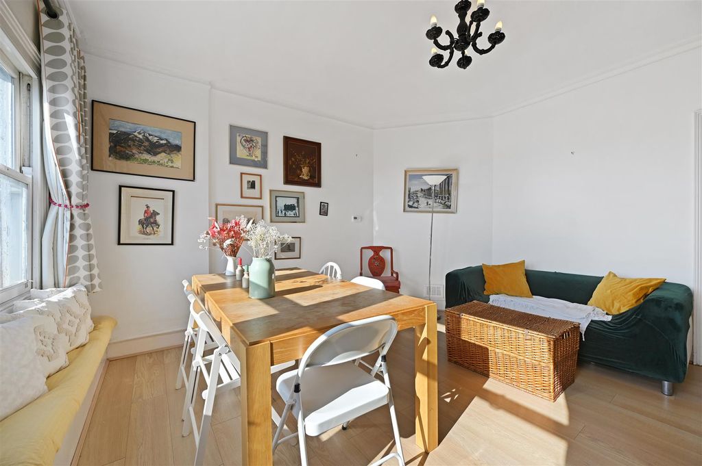 Property photo 3 of 10 Granville Mansions