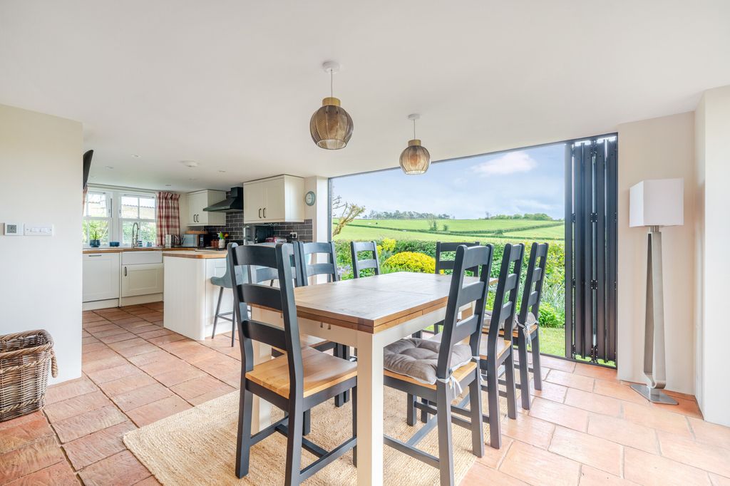 Property photo 3 of 27 Dining