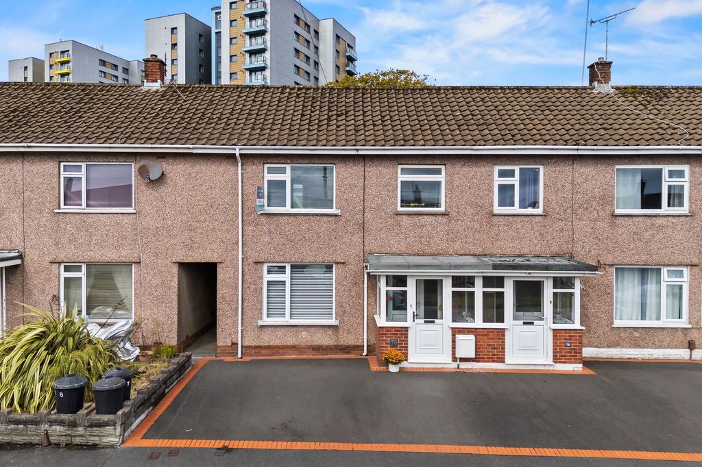 Property photo 1 of 25